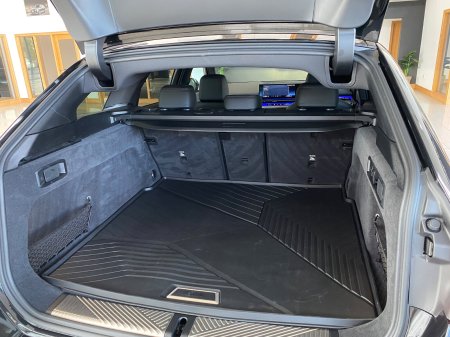 2025 BMW 5-Series - photo 25