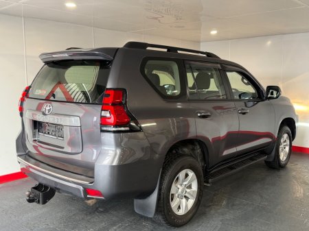 2018 Toyota Land Cruiser - photo 9