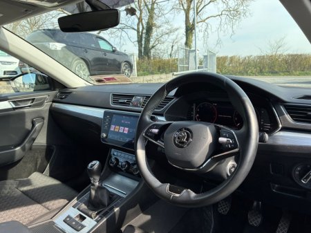 2022 Skoda Superb - photo 8