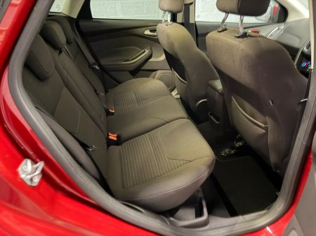2016 Ford Focus - photo 15