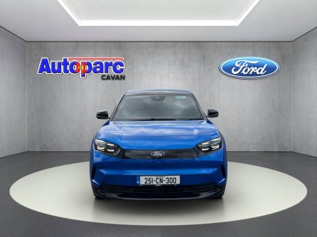 2025 Ford Capri - photo 2