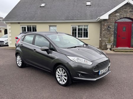 2016 Ford Fiesta - photo 2