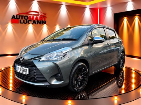 2017 Toyota Vitz - photo 2