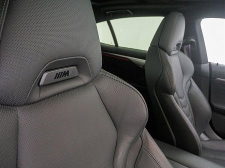 2025 BMW 8-Series - photo 28