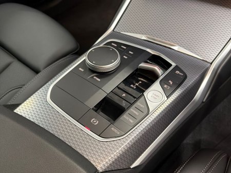 2025 BMW 3-Series - photo 9