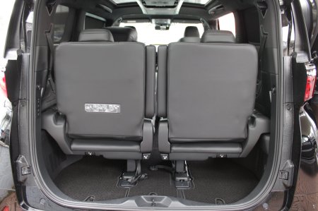 2025 Toyota Alphard - photo 32