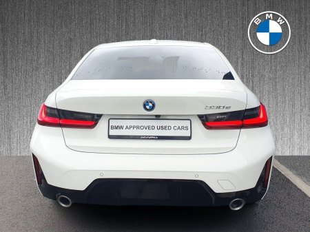 2025 BMW 3-Series - photo 15