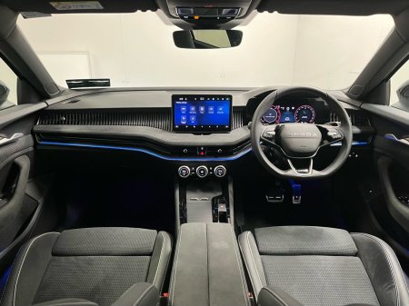 2026 Skoda Superb - photo 2