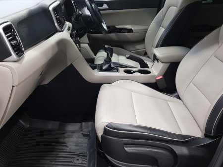 2021 Kia Sportage - photo 10