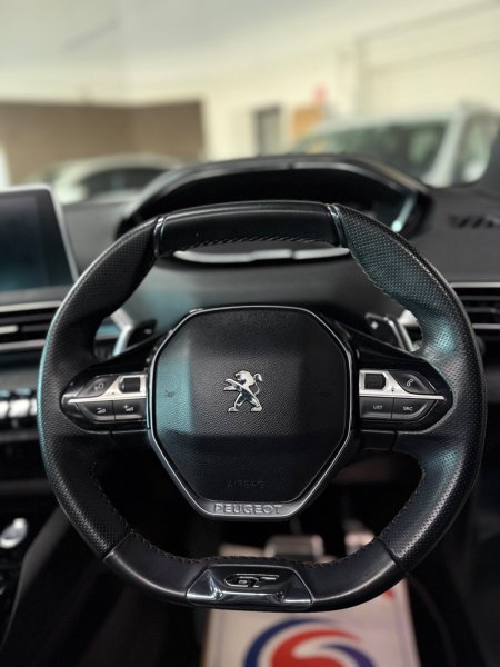2018 Peugeot 5008 - photo 11