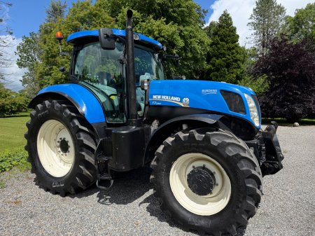 2015 New Holland T7.250