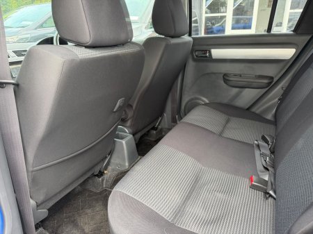 2011 Suzuki Swift - photo 18