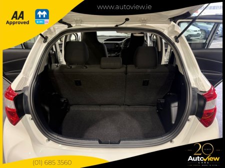 2019 Toyota Vitz - photo 13