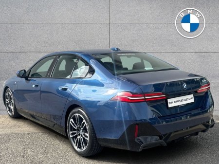 2024 BMW 5-Series - photo 2