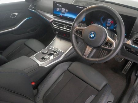 2025 BMW 3-Series - photo 6