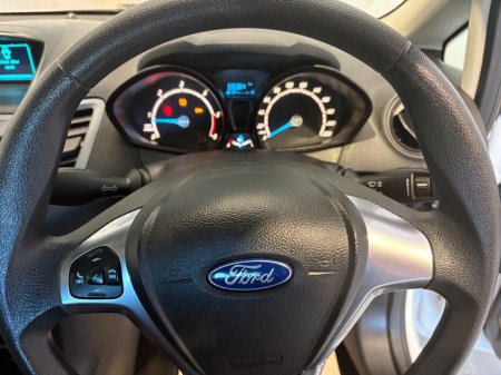 2016 Ford Fiesta - photo 6