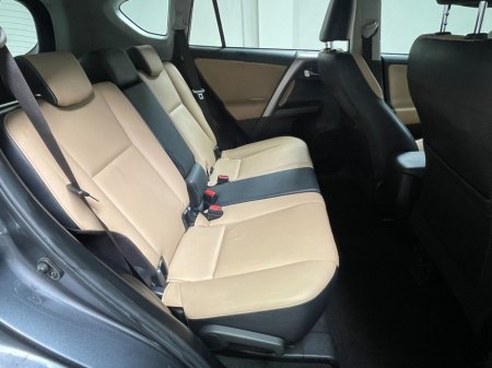 2016 Toyota RAV4 - photo 13