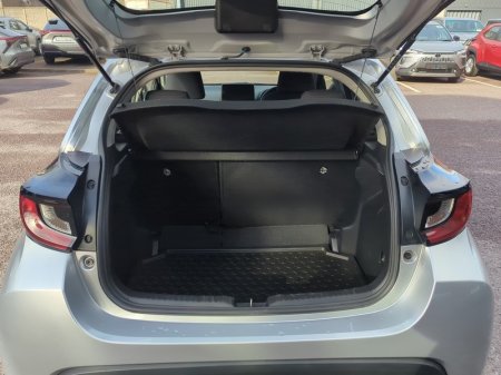 2025 Toyota Yaris - photo 10