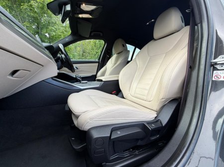 2022 BMW 3-Series - photo 18