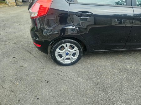 2015 Ford Fiesta - photo 11