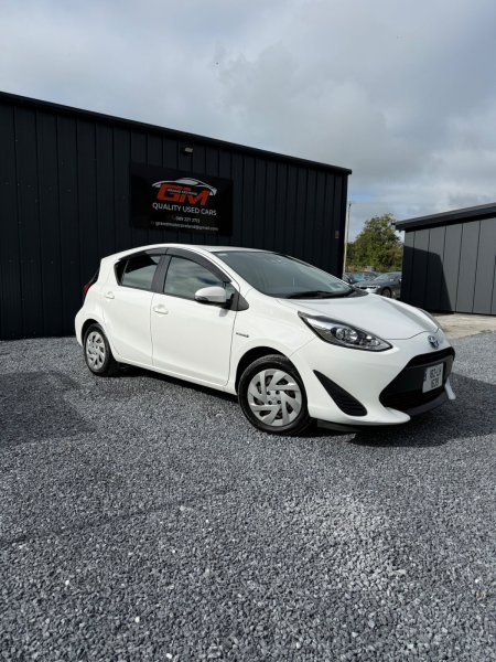 2018 Toyota Aqua - photo 2
