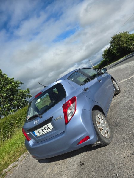 2014 Toyota Yaris - photo 4