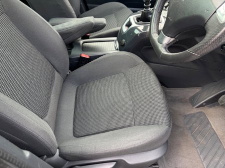 2016 Peugeot 5008 - photo 14