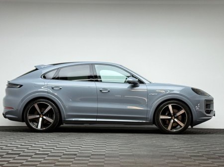 2025 Porsche Cayenne - photo 8