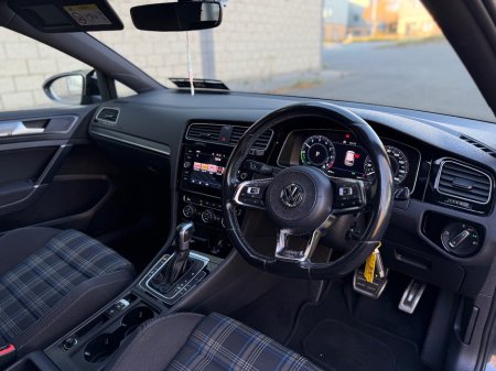 2020 Volkswagen Golf - photo 10