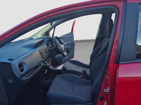 2015 Toyota Yaris - photo 18
