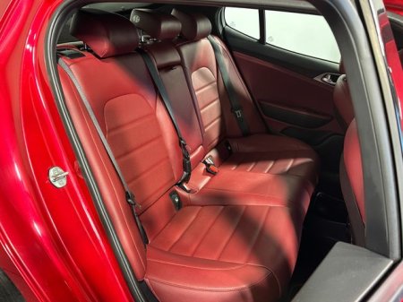 2019 Kia Stinger - photo 10