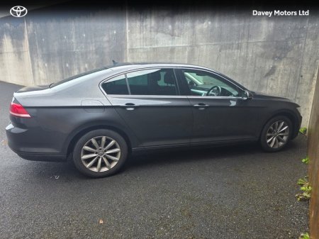 2018 Volkswagen Passat - photo 3