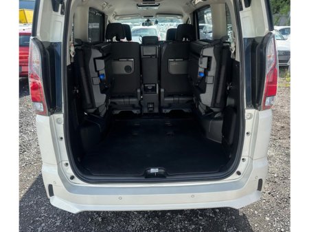 2016 Nissan Serena - photo 11