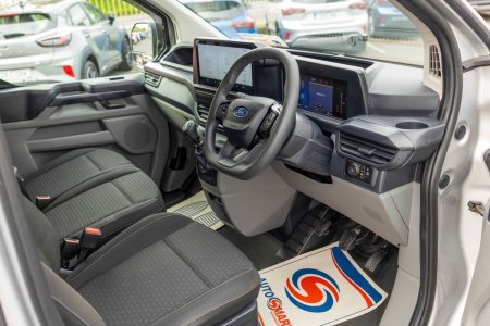 2025 Ford Transit Custom - photo 6