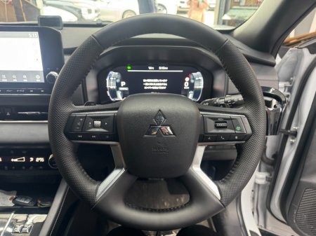 2023 Mitsubishi Outlander - photo 9