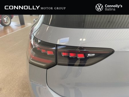 2027 Volkswagen Golf - photo 15