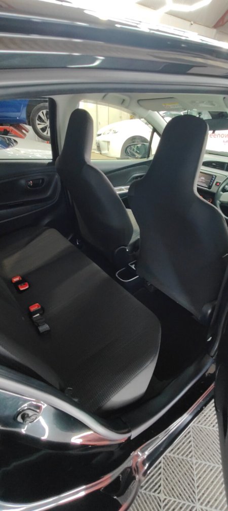 2014 Toyota Vitz - photo 31
