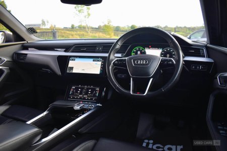2022 Audi e-tron - photo 11
