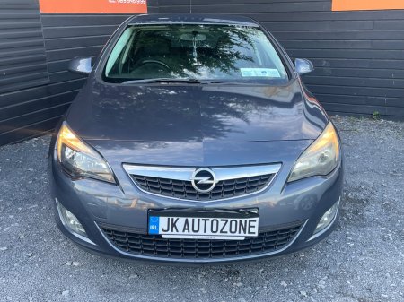 2010 Opel Astra - photo 2