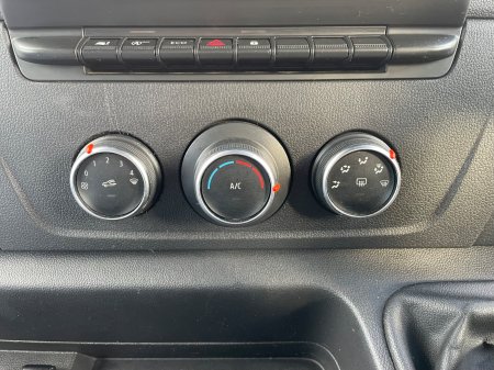 2021 Nissan NV400 - photo 19