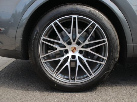2026 Porsche Cayenne - photo 8