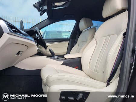 2023 BMW 5-Series - photo 4