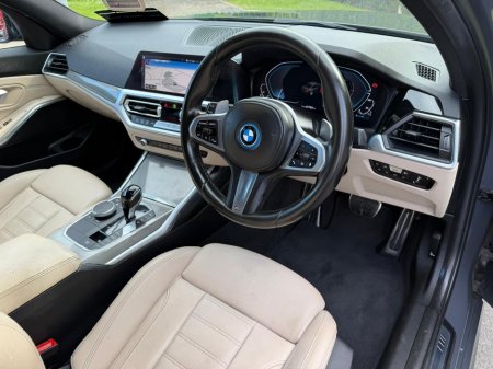 2022 BMW 3-Series - photo 21
