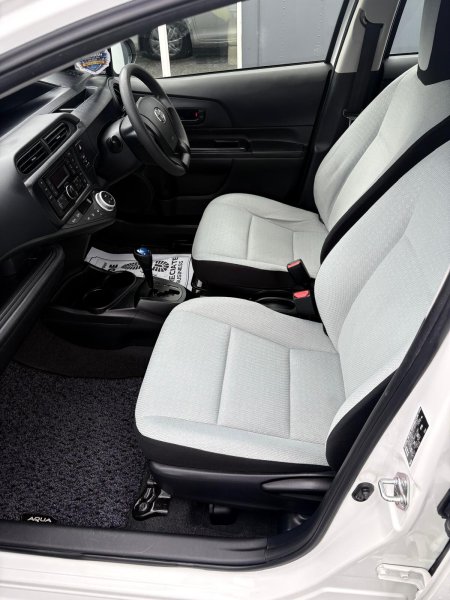 2015 Toyota Aqua - photo 9