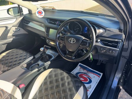2015 Toyota Avensis - photo 12