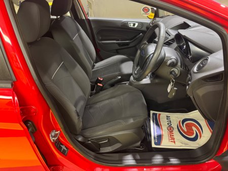 2015 Ford Fiesta - photo 8