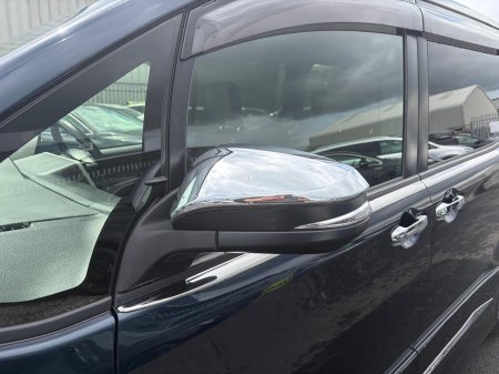 2021 Toyota Voxy - photo 12