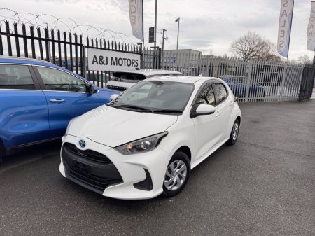 2020 Toyota Yaris - photo 2
