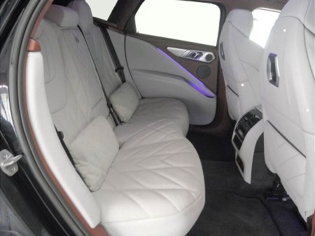 2024 BMW XM - photo 11