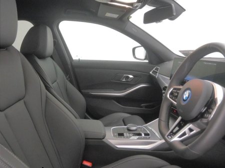 2025 BMW 3-Series - photo 12